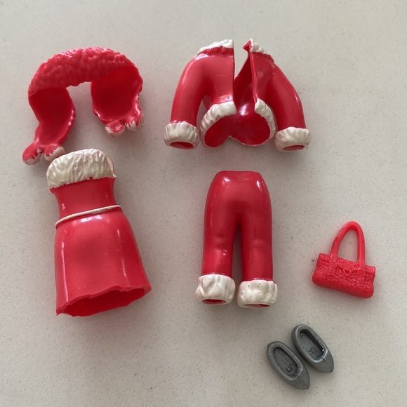 Polly Pocket Snow Day Sleigh Set - Picture 10 of 16